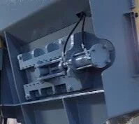 Hydrauliczny system naciągu taśmy tnącej-Hydraulic blade tensioning